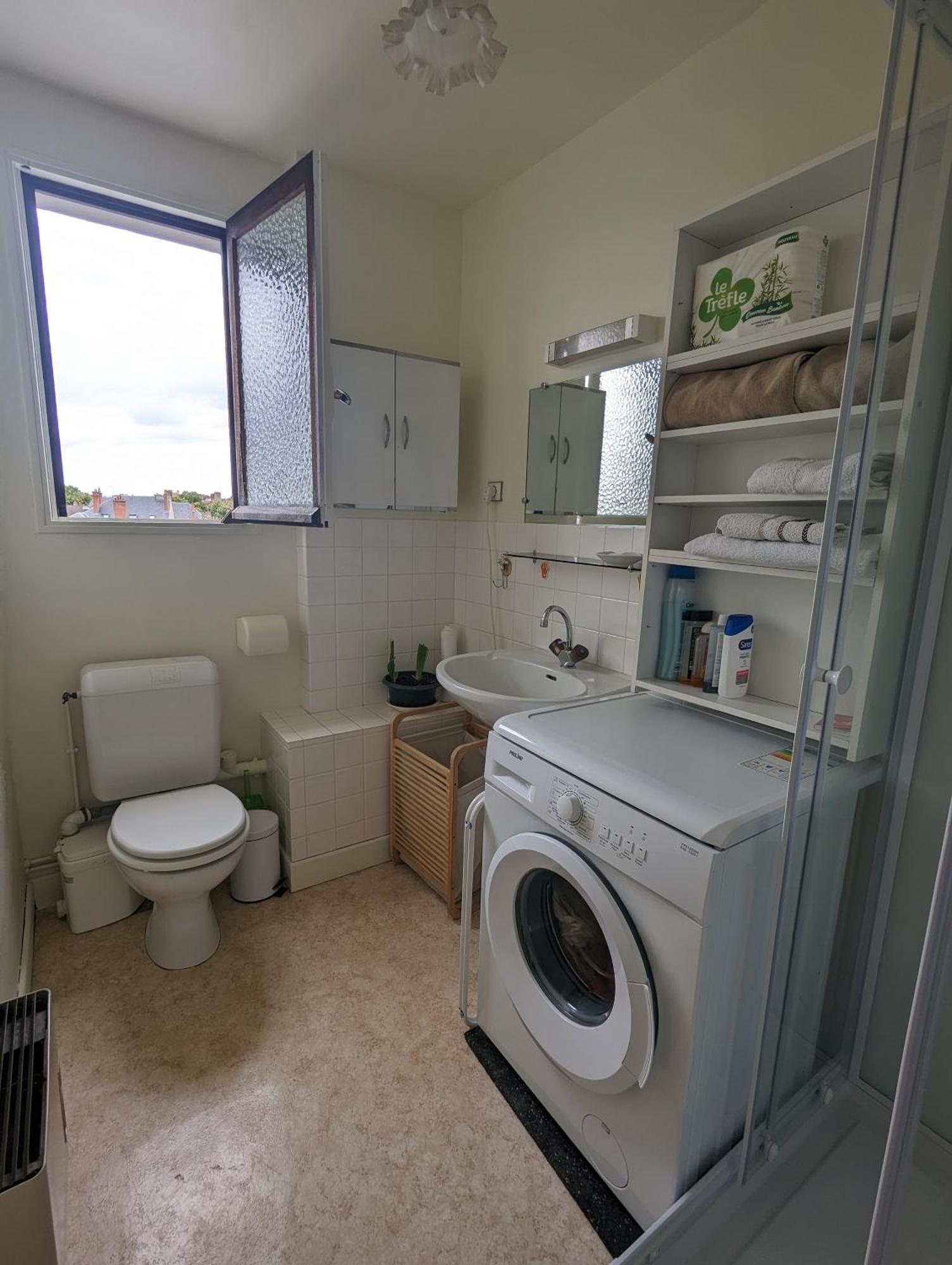 Studio 63M2 3Eme Etage Ou Chambre Dans Appartement 2Eme Etage Pour Sejours A Moulins Мулен Екстер'єр фото