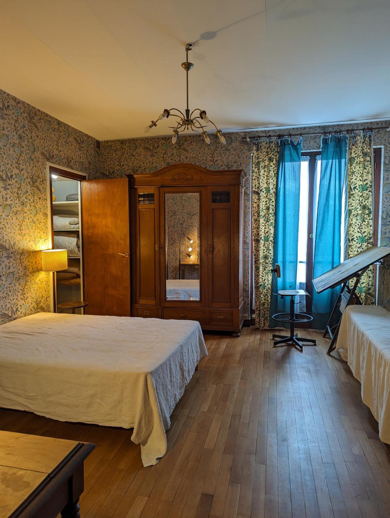 Studio 63M2 3Eme Etage Ou Chambre Dans Appartement 2Eme Etage Pour Sejours A Moulins Мулен Екстер'єр фото
